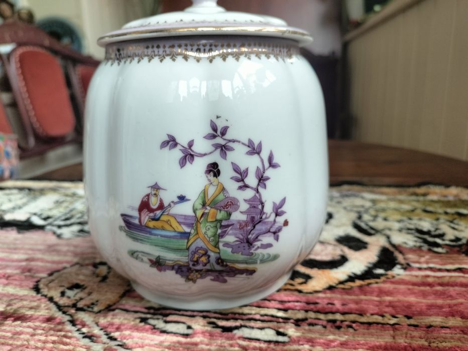 Бисквитница. Фарфор.Silrsia.