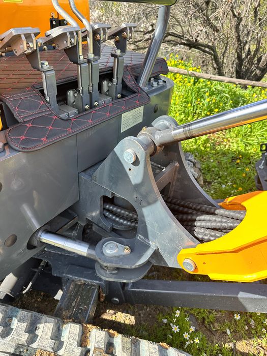 Mini giratoria 2t novo