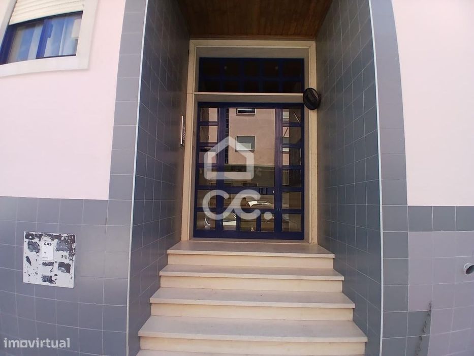 Apartamento T2 Para Venda Em Corroios
