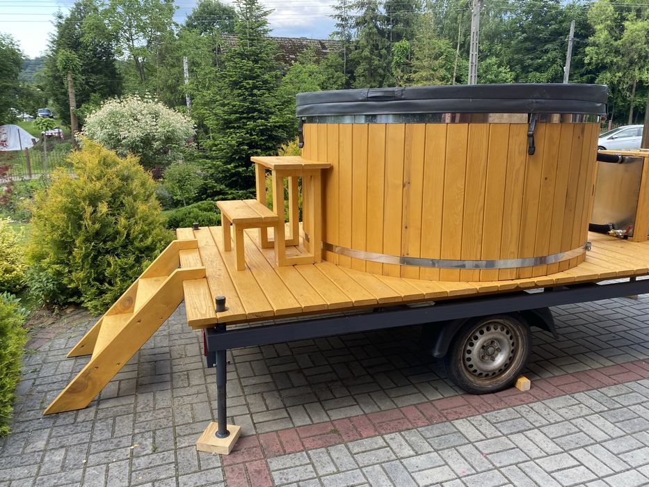 Mobilna Balia jacuzzi bania na kołach