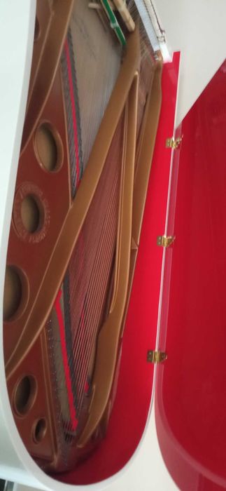 Концертний рояль August Forster 215, білий.