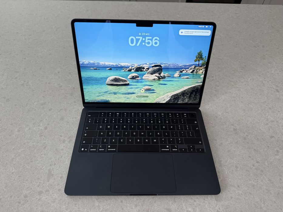 Macbook  Air2026 M5 16GB 512 GB jak nowy