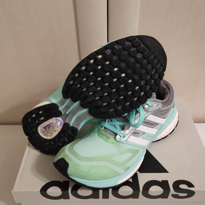 Кросівки жіночі Adidas Response Boost  Techfit  36р.