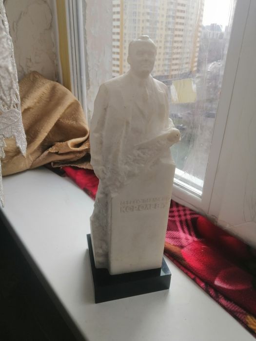 Статуетка Каральов: 1 000 грн. - Предметы искусства Киев на Olx