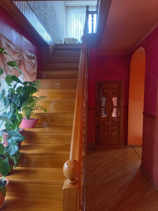 ВЕЛИКЕ БУДИНКОВОЛОДІННЯ (2 окремих будинки) 800 м від центру, 12 соток