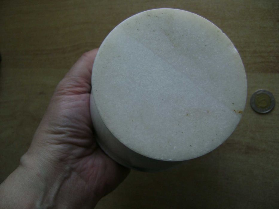 Starocie z PRL - Moździerz z marmuru = 10,5 cm średnicy