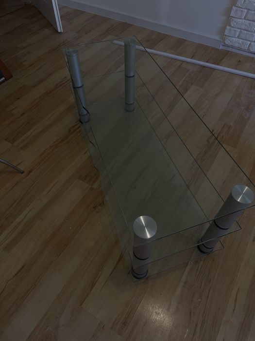 Szklany stolik pod Tv