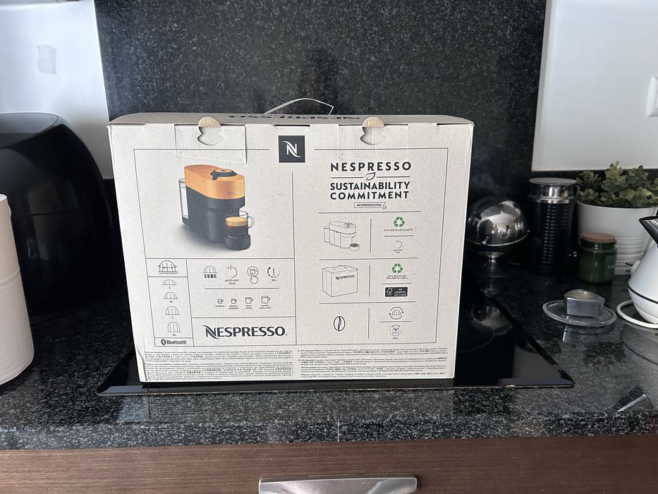 Máquina de café Vertuo Pop Mango Yellow NESPRESSO