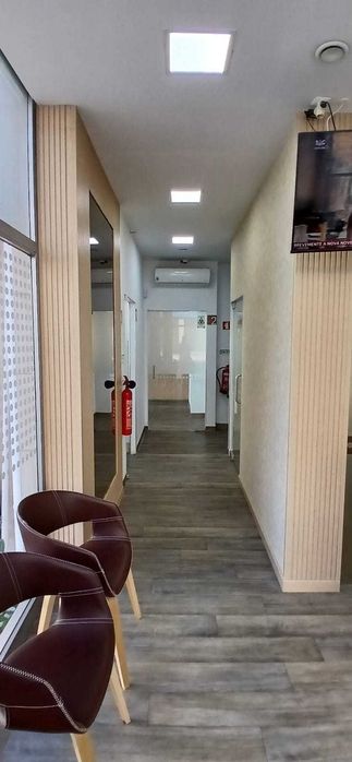 Clínica de medicina dentária premium em Cascais (Parede) | Trespasse | Em pleno funcionamento
