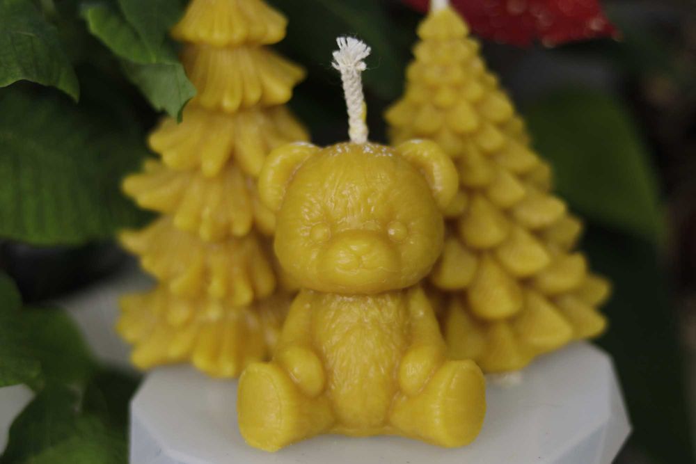 Zestaw Świec z Wosku Pszczelego - Miś i Choinki - Ręcznie Wykonane