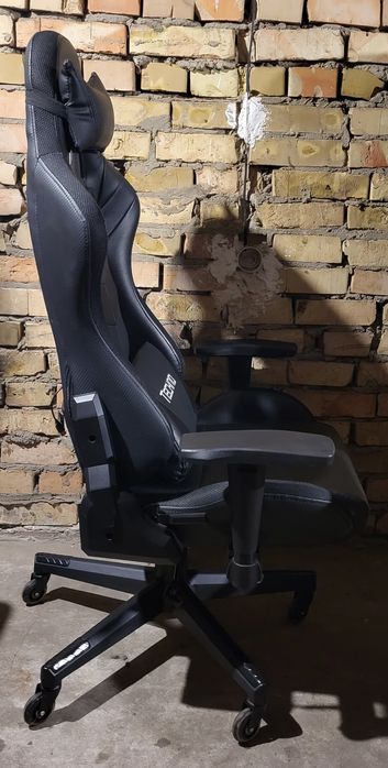 Ігрове геймерське крісло VR Racer серія Techno з підсвіткою