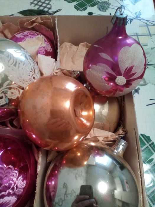 Новогодние шары на ёлку