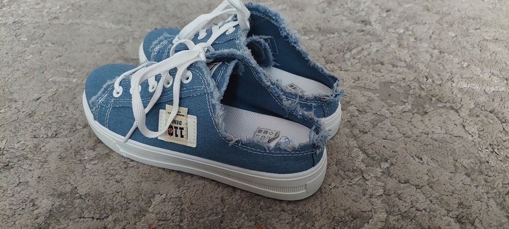 Buty trampki - wsuwane jeansowe damskie
