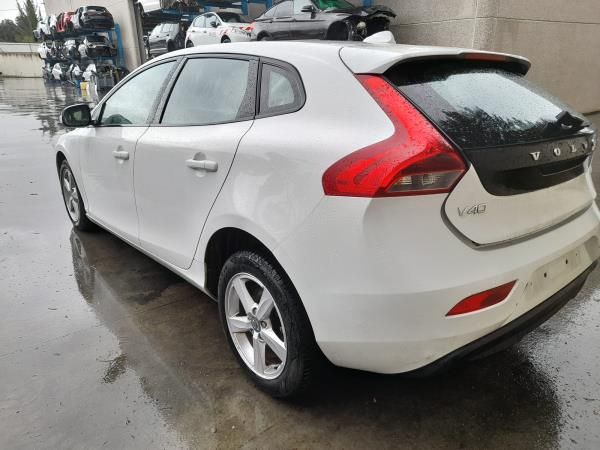 Para peças VOLVO V40 Hatchback
