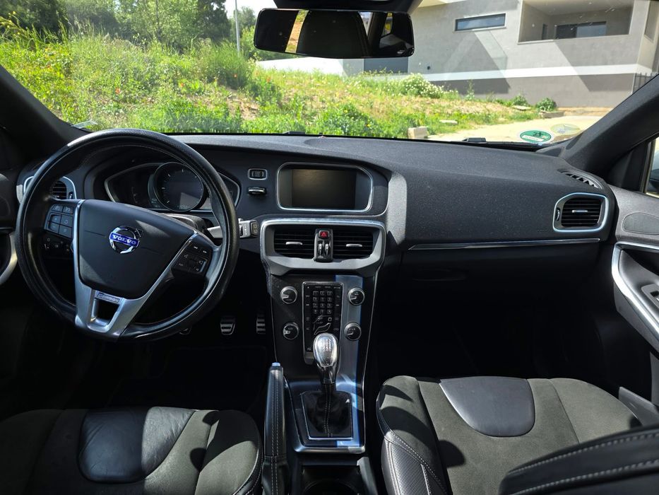Volvo V40 D2 R-design
