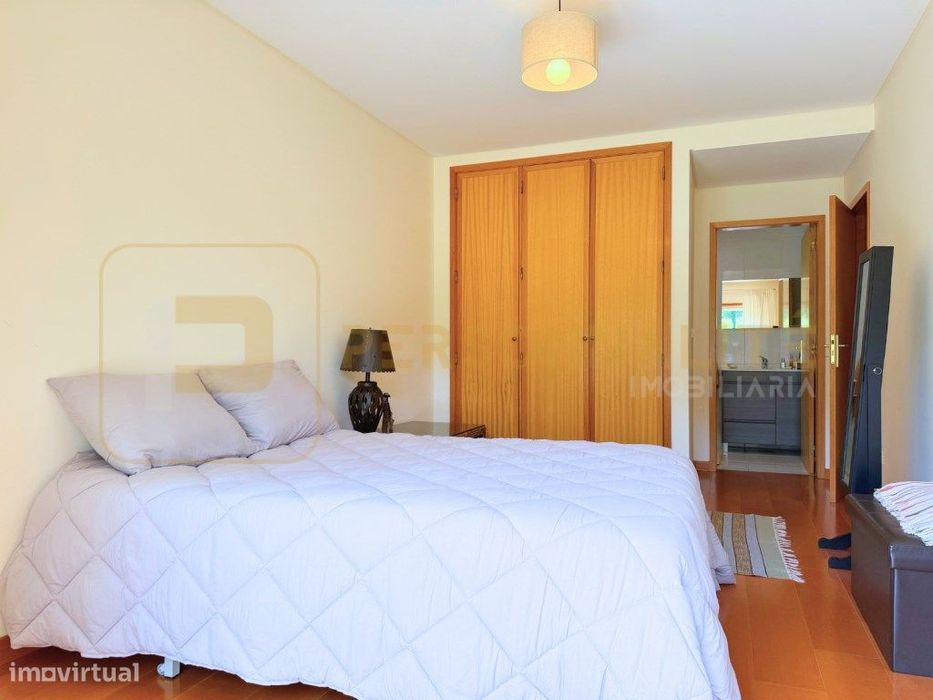 Apt. T2 Centro | Varanda | Lugar de garagem