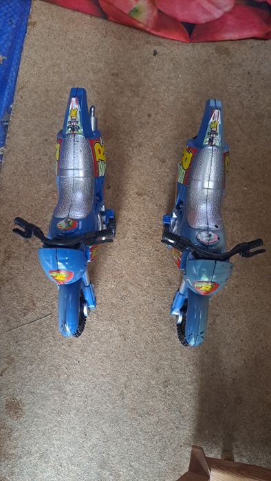 2 motas - brinquedos