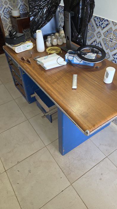 Vendo mesa de escritório
