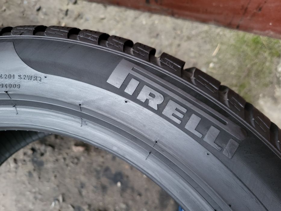 275/40/18+245/45/18 R18 Pirelli Sottozero 3 4шт ціна за 1шт шини 7мм