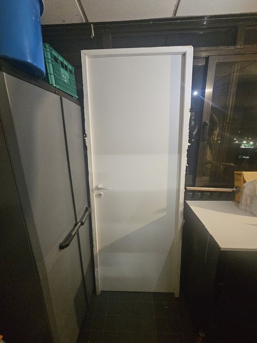 Porta interior em otimo estado.