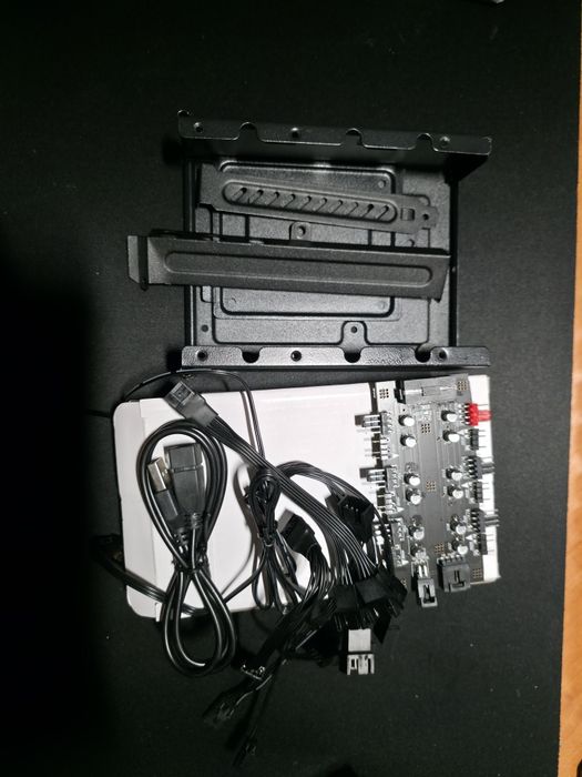 Корпус Cougar Uniface Black