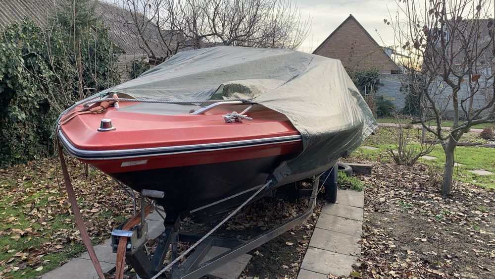 Моторний Човен (лодка) Sea Ray Seville 18 CB