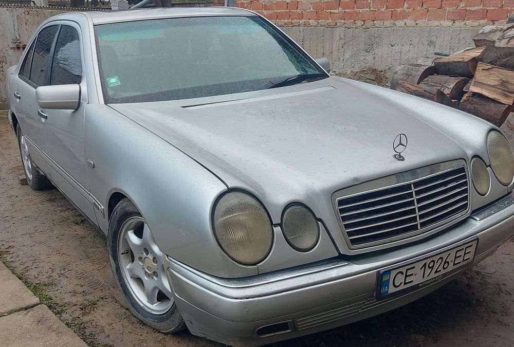 Продам свою машину ніразу непідводила мотор і коробка в гарному стані кондеціонер працює електро сидіння з винтиляцією електро дзиркала з підігрівом цинтральний замок електростєклопідйомники електро - задні підголовники хороша музика люк невідкривається і перестав включатись газ кнопка пікає дно ціле пороги під заміну акумулятор хороший продажа тільки з переоформленям можливий обмін на мінівен або віто тільки пасажир придлагайте розгляну всі варіанти обміну торг біля машини