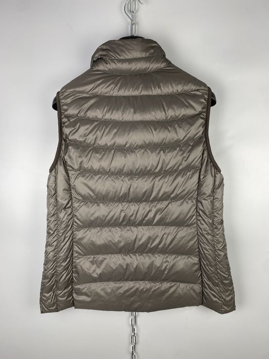 Жіноча пухова жилетка пуховик Uniqlo мікропуховик