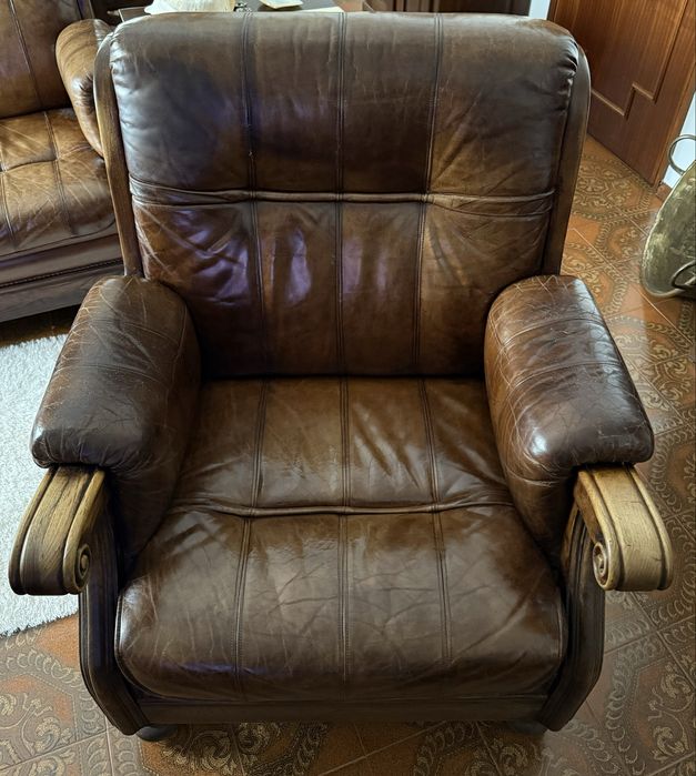 Sofás em pele verdadeira [estilo espanhol]