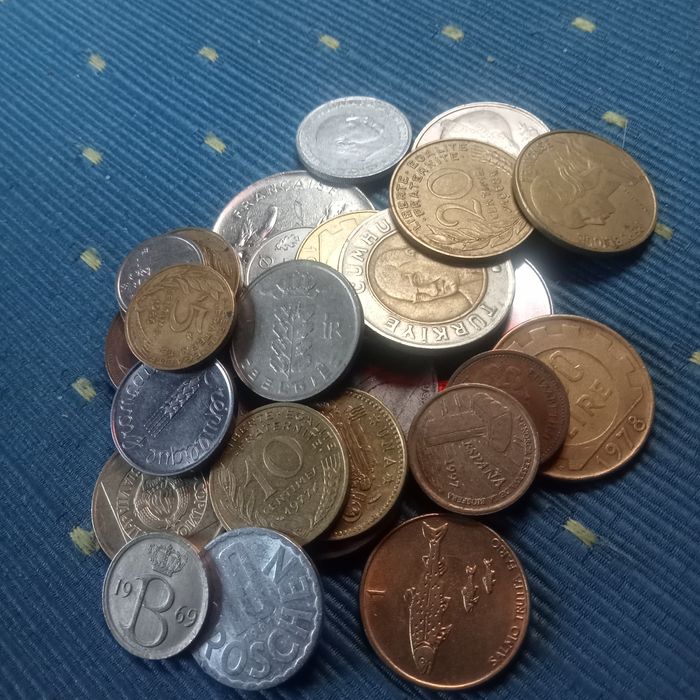 moedas estrangueiras (30) lote D