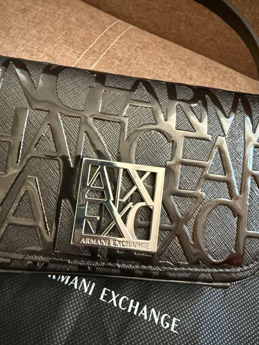 Сумка крос-боді через плече жіноча маленька Armani Exchange