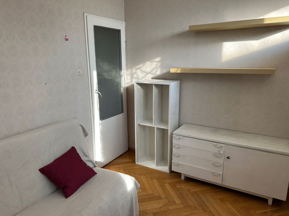 Pokój przy Rondzie ONZ / Centrum