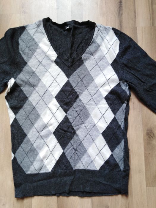 Sweter w kratkę G. W.