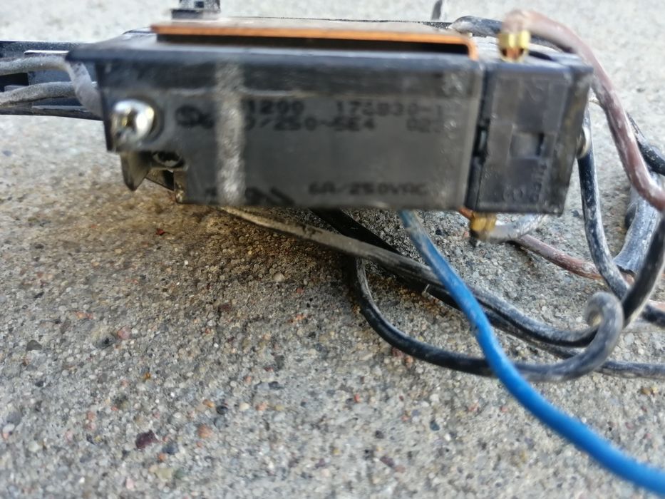 Dewalt  D2500 włącznik +szczotkotrzymacz