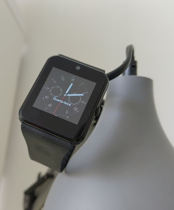 Smartwatch (suporta: BLUETOOTH, SIM e cartão MicroUSB)
