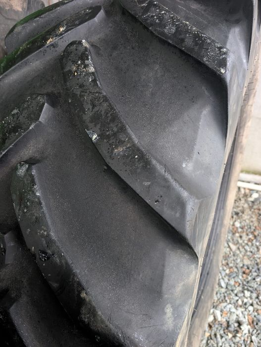 Opony 600/65 R 30 BKT