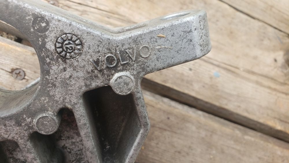 подушка кпп (коробки передач] volvo