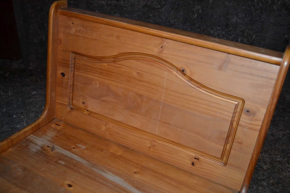 Banco largo de madeira