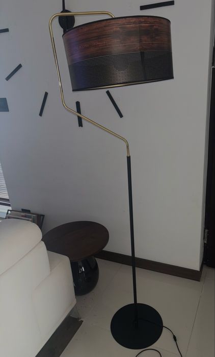 Sprzedam lampe podlogowa nowa