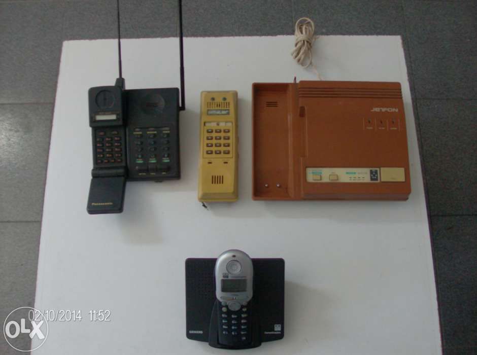 Telefones varios antigos