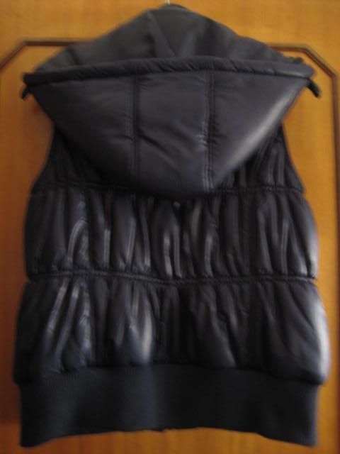 Kispo com carapuço sem mangas como novo