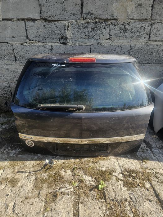 Opel Astra H kombi z168 klapa bagażnika