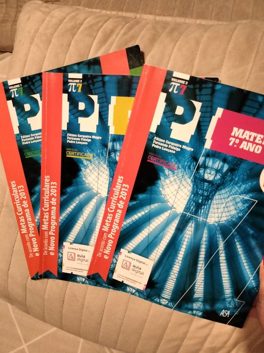 Manuais escolares português e matemática 7o ano