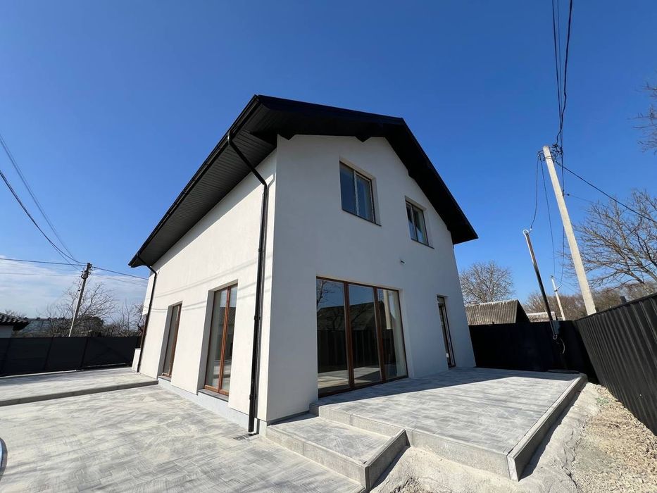 Продам будинок з ремонтом та басейном/3.7сотих/180м2/біля річки