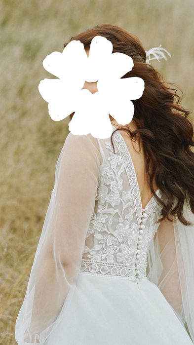 Сукня весільна кольору айворі