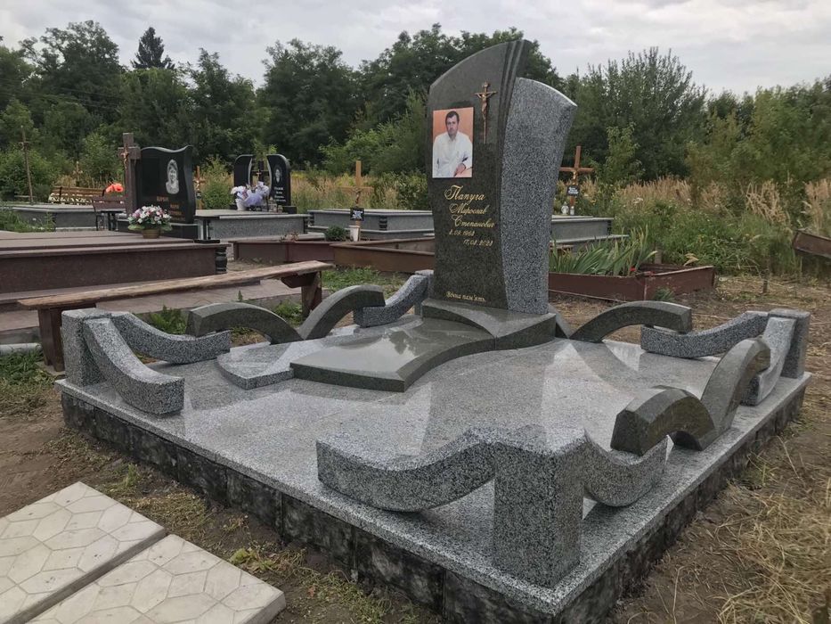Памятники з граніту (досвід роботи 20 років)