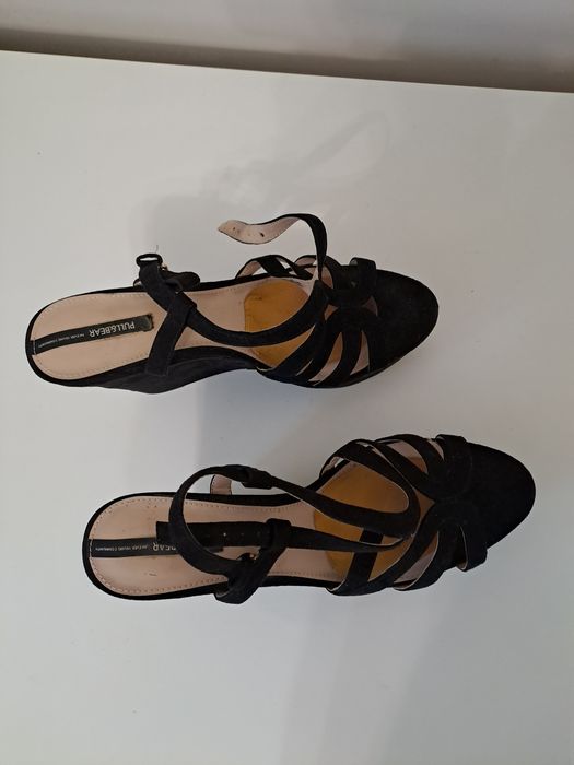sandały Pull&Bear 39, platforma, czarny welur