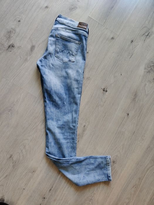 Spodnie jeansowe marki Pepe Jeans