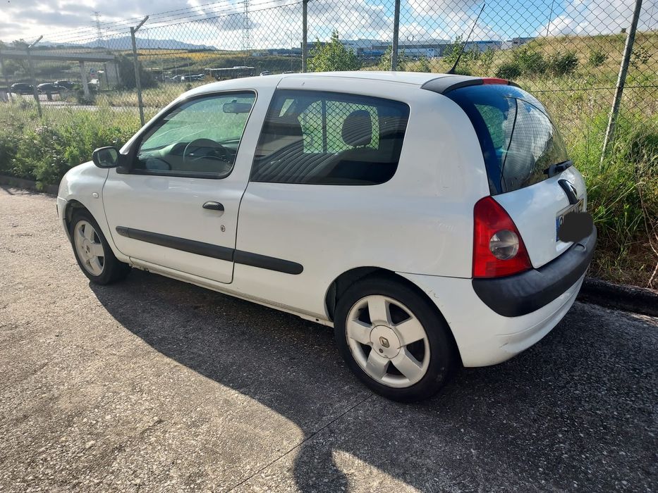 Renault clio comercial 1.5 dci para peças todo o Material disponível