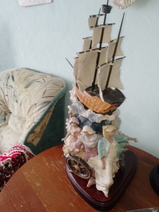 Статуэтка большая